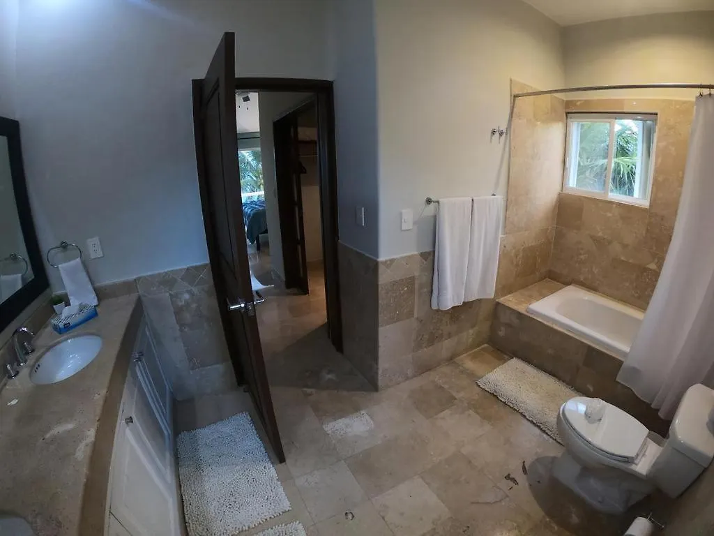 Bed & Breakfast Villa Susana Beach Front House Puerto Aventuras