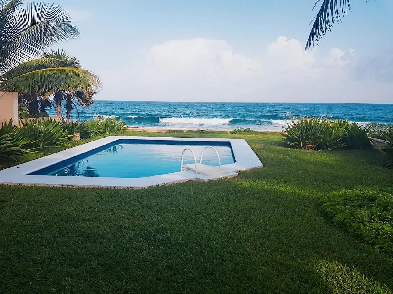 Villa Susana Beach Front House Puerto Aventuras Bed & Breakfast